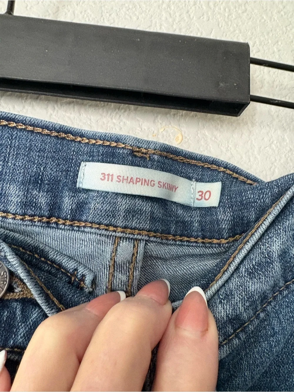 Women’s Levi’s Skinny Shaping Jeans - Sz 30” (8/9)